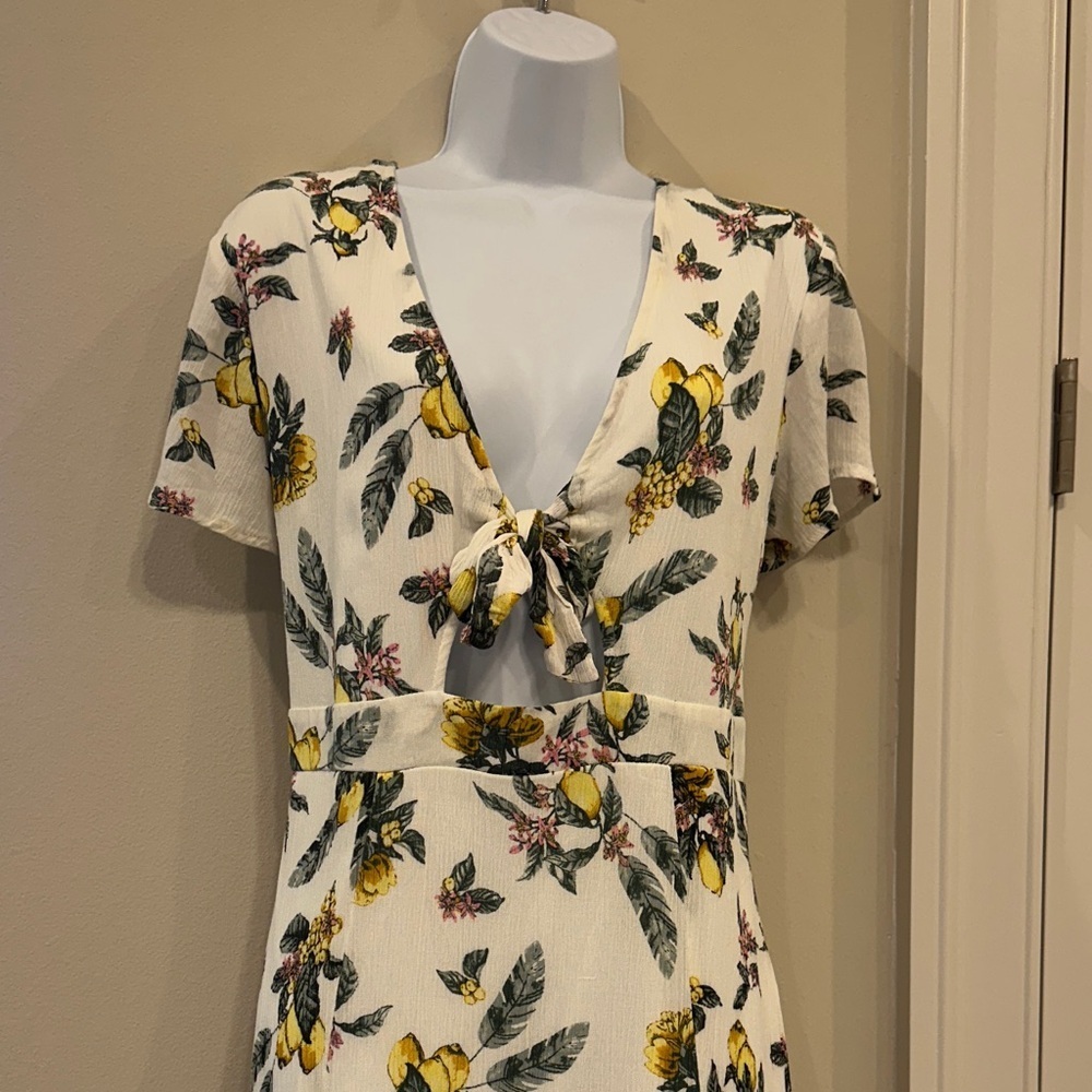 Rue 21 Floral Tie-Front Dress- large